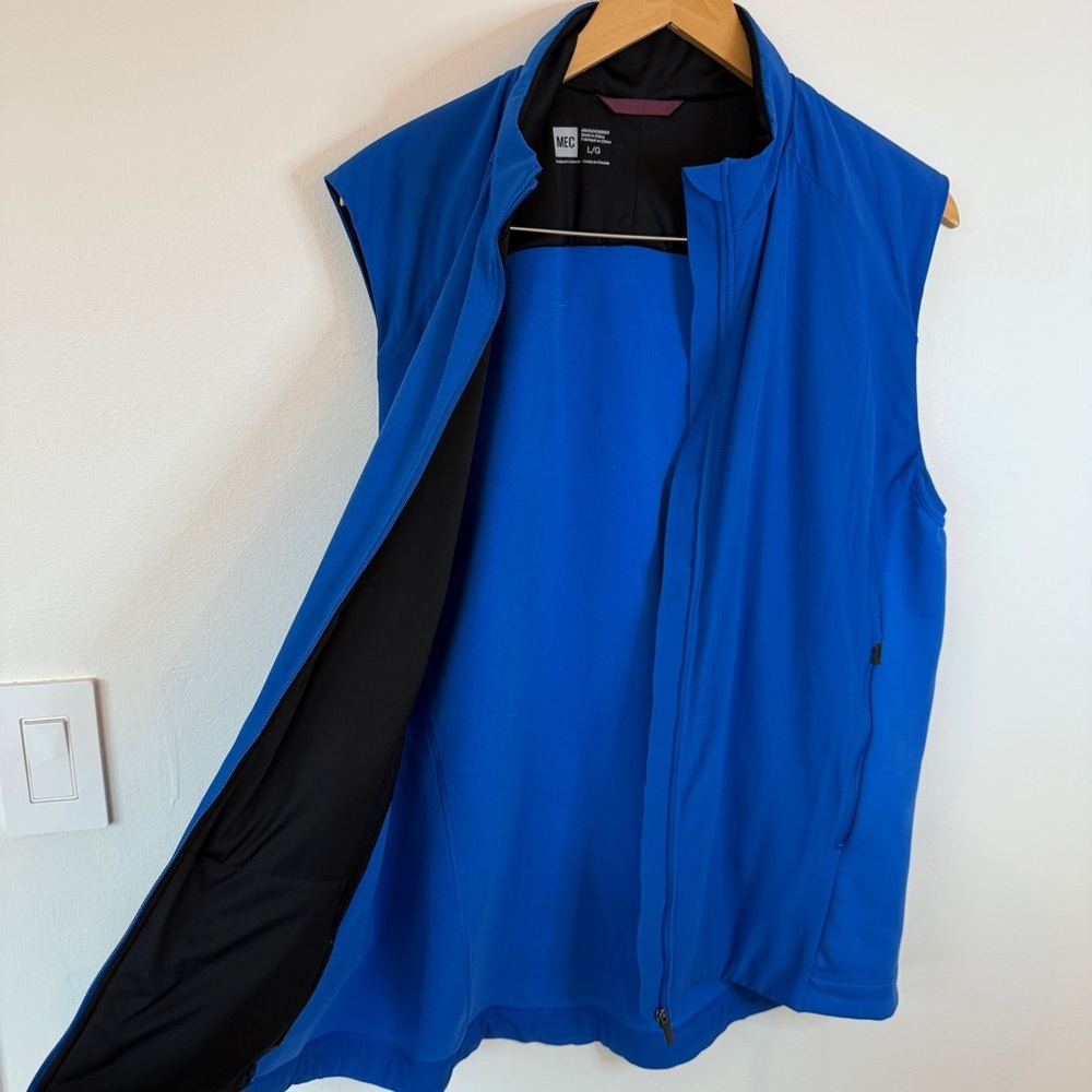 MEC Men's Vibrant Blue zip up Active wear Vest size Large - Picture 8 of 9